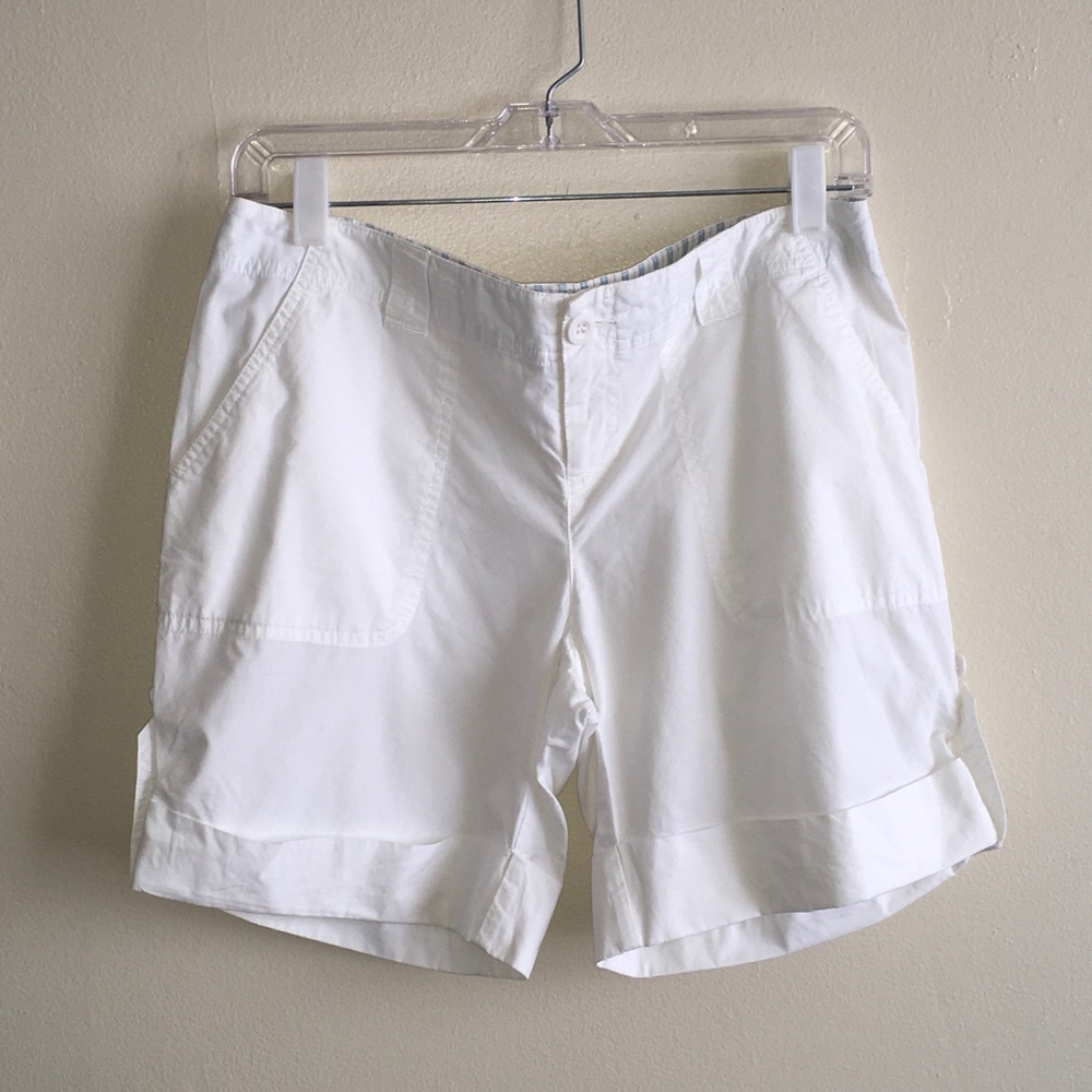 G BY GUESS White Shorts Size 28